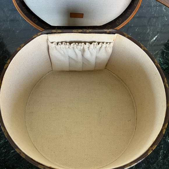 Louis Vuitton Hat Box Monogram Boite Chapo 30 with address tag and 2 keys - Picture 6 of 14